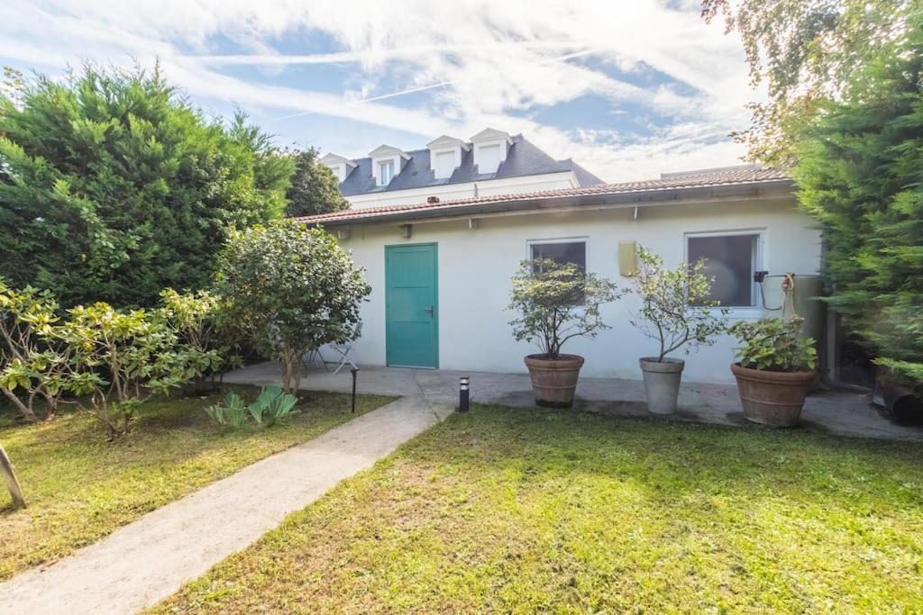 Maisonnette Dans Jardin Partage Bois-Colombes Exteriör bild