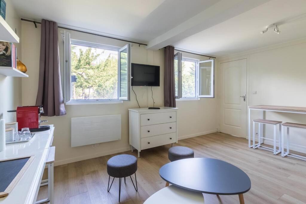 Maisonnette Dans Jardin Partage Bois-Colombes Exteriör bild