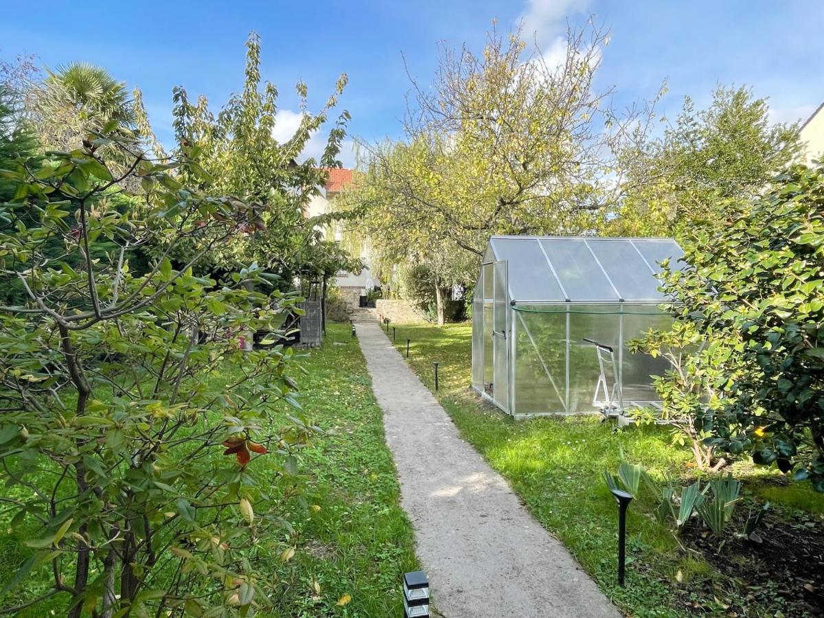 Maisonnette Dans Jardin Partage Bois-Colombes Exteriör bild